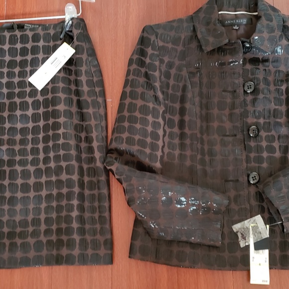 Anne Klein brand new 2 piece suit - Picture 3 of 3